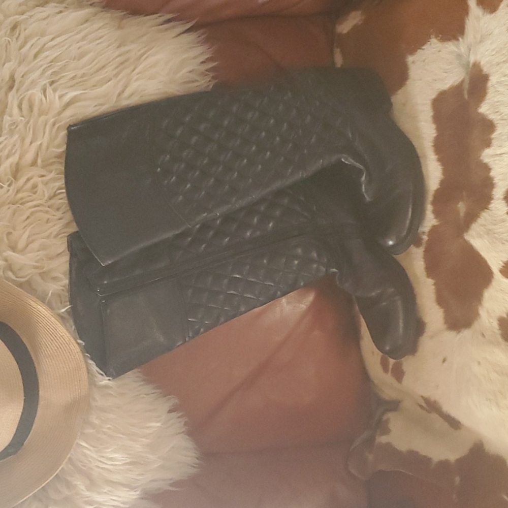 Black Reggo boots